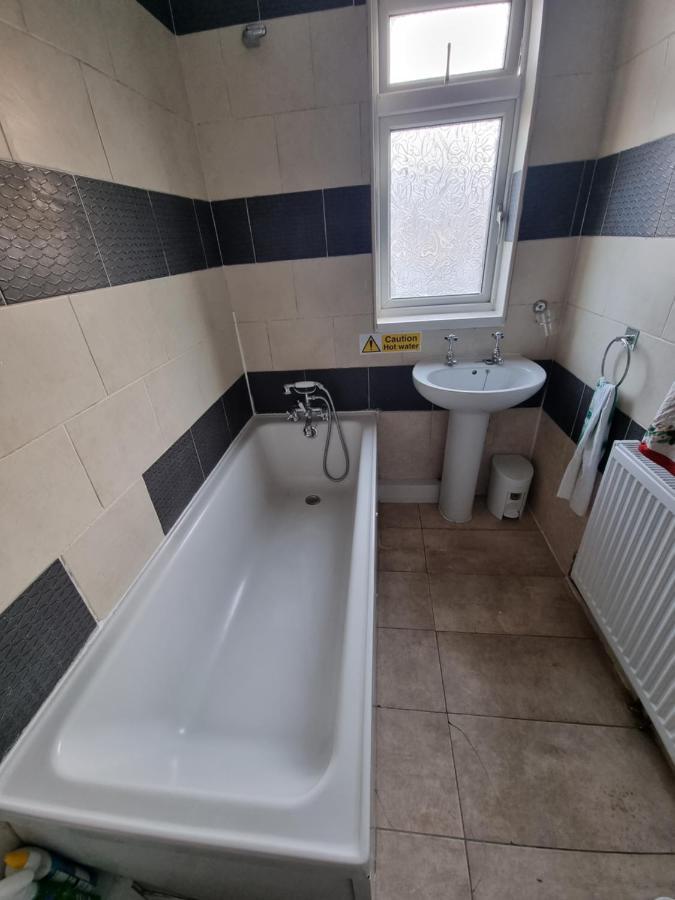 Star Homes London Bagian luar foto